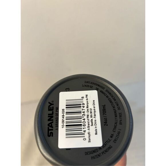 Stanley 24 oz bottle 11" tall Flip top lid - Picture 2 of 4